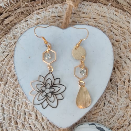 Boucle d'oreille dépareillée / boucle d'oreille pendante, fantaisie