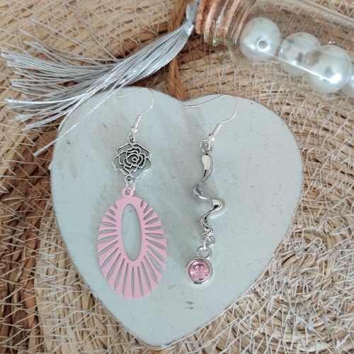 Boucle d'oreille dépareillée / boucle d'oreille pendante, fantaisie