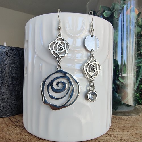 Boucles d'oreilles dépareillées, boucles asymétriques, bijoux argentés