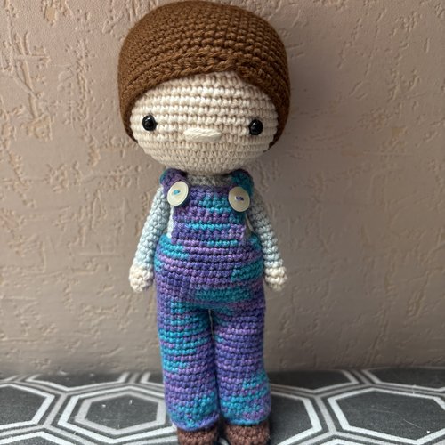 Petite poupée, jouet au crochet
