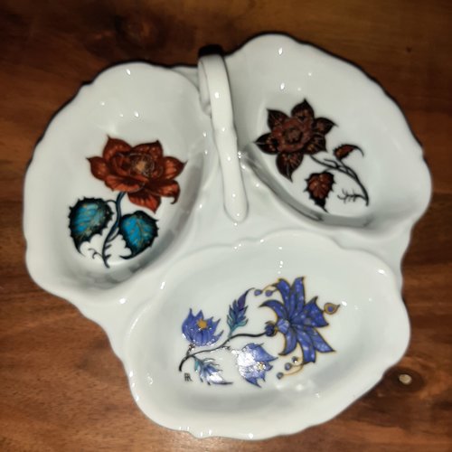 Serviteur  apéritif  fleur