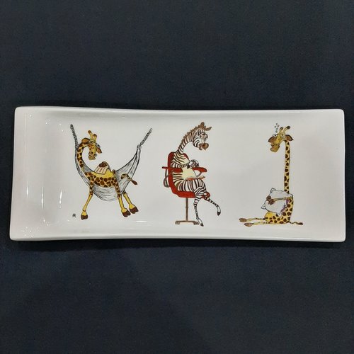 Plat  en  porcelaine peint main motifs animaux humoristiques