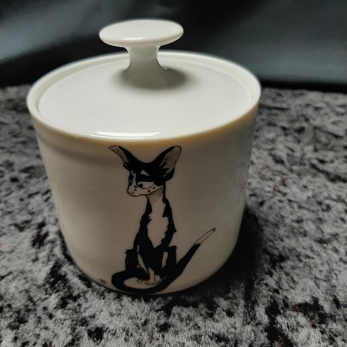 Petit pot en porcelaine peint main