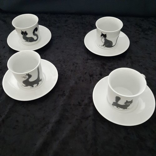 Service de  4 tasses  à café en porcelaine peint main