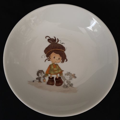 Assiette enfant petite fille porcelaine peinte main