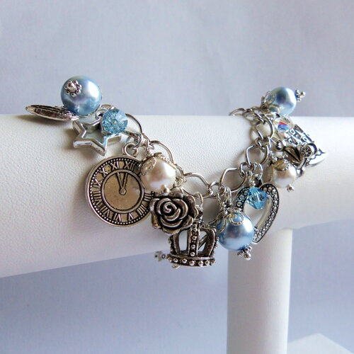 Bracelet à breloques cendrillon bleu et blanc, bijoux cendrillon, bracelet de perles de conte de fées, charmes