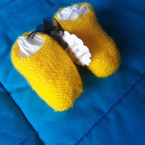 Chaussons tricot bebe naissance jaune