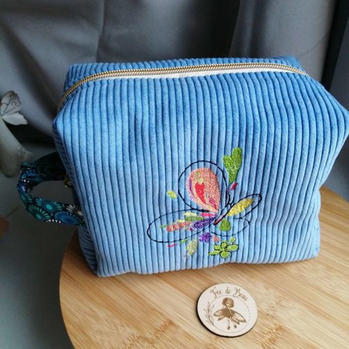 Trousse de toilette en velours cotelé brodée, moletonnée et doublure coton dans des tons assortis, fait main