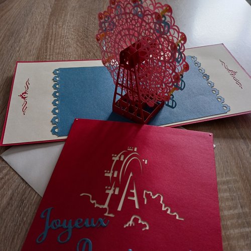 Carte anniversaire pop up "manège"