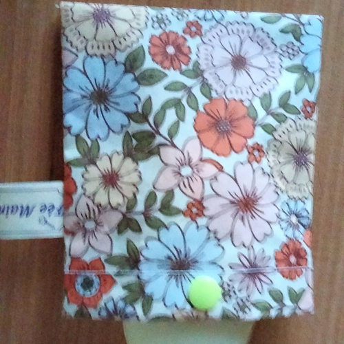 Pochette à savon - tissu enduit - fleurs