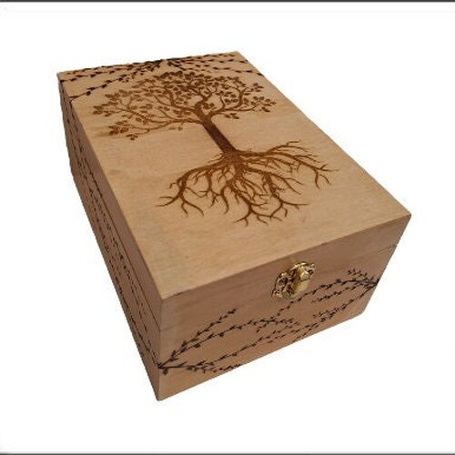 Boîte gravée d'un arbre de vie celtique et d'un entrelacs de  branches à feuilles type boite huiles essentielles, thé, photo