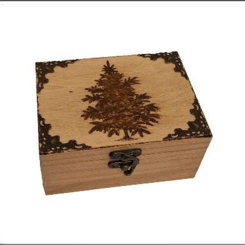Boîte en bois gravée d'un sapin,  décoration nature sapinière type boîte à thé, bijoux pierres cristaux, accessoires divers...