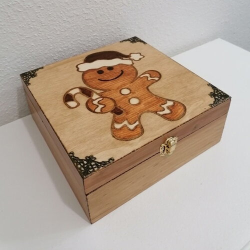 Boite gravée petit bonhomme en pain d'épice petit biscuit décoration alsacienne, rangement accessoire pâtisserie