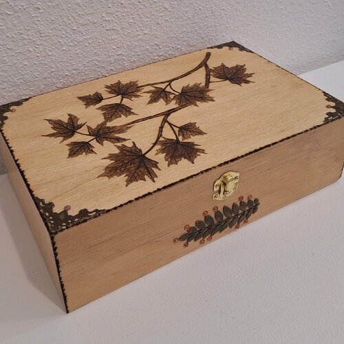 Grande boîte gravée d'une branches de feuilles d'érable ornement feuille en métal décoration automnale