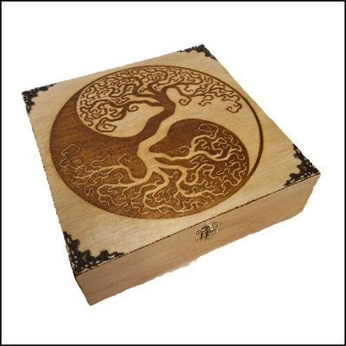 Boîte en bois gravée arbre de vie celtique yin yang et bronze pierres cristaux lithothérapie bijoux huiles essentielles thé couture