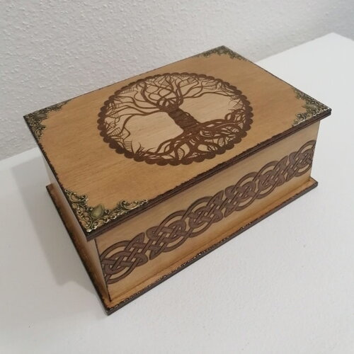 Boîte arbre de vie celtiques et noeuds celtes gravée style ancienne en bois angles en métal sucre couture huiles essentielles