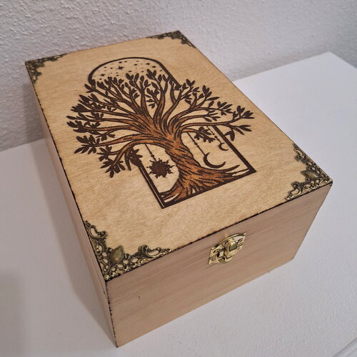 Boîte gravée d'un arbre de vie celtique boite haute de rangement  huile essentielle, thé photos, fiches recettes, boite souven