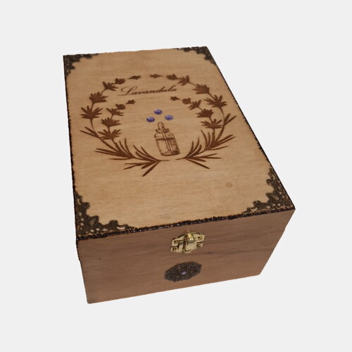 Boîte de rangement huiles essentielles gravée d'un bouquet de lavande en couronne et d'un flacon lavandula huile labiées