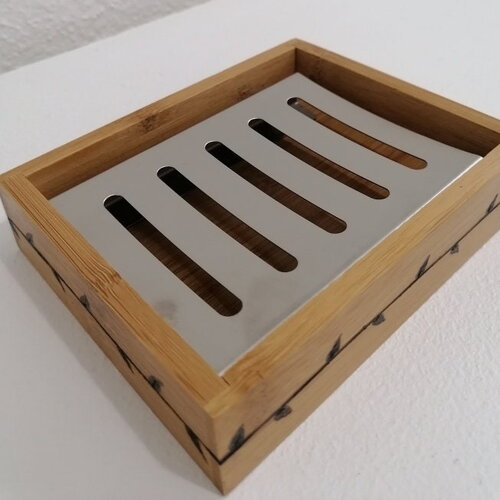 Porte savon en bois de bambou  support savonnette en bois gravée d'une branches à feuilles avec grille en acier