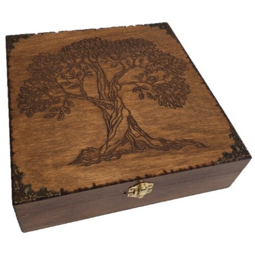 Boîte en bois gravée d'un arbre type olivier boite à pierres cristaux thé huiles essentielles bijoux