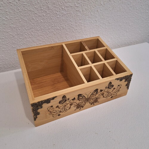 Organiseur de maquillage en bois gravé de papillons, décoration et ornements de papillons, rangement salle de bain, bureau accessoires