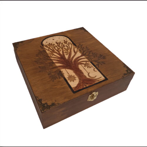 Boîte gravée d'un arbre de vie celtique, d'un soleil, étoile et porte céleste type boîte de rangement pour pierres et cristaux