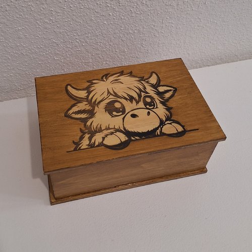 Boite gravée d'un adorable petit taureau type boite à sucre et rangement divers rf2