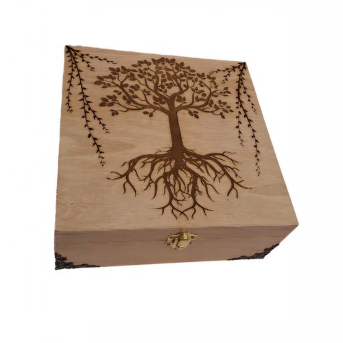 Boîte en bois gravée d'un arbre de vie celtique  acec retombée de branches à feuilles boite à thé, huile essentielle bijoux pierre