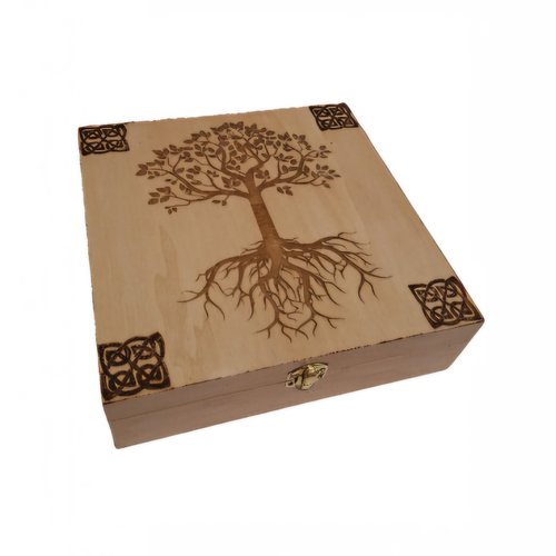 Grande boite gravée d'un arbre de vie celtique et angles gravé de noeuds celtes type boite à pierres et cristaux, collectionneurs