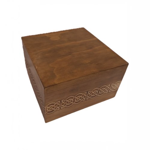Boîte coffre style ancien en bois gravée d'un arbre de noeuds celtiques décoration en bois celte