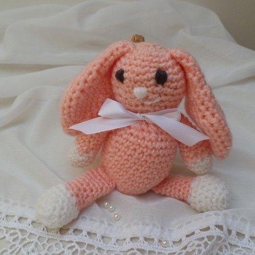 petit lapin peluche