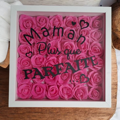 Joli cadre fleurs personnalisé "maman plus que parfaite".