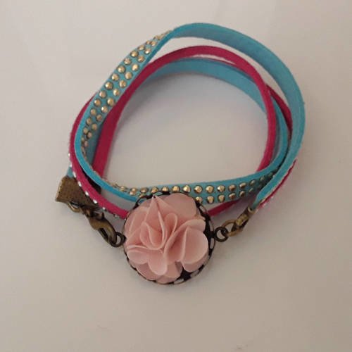 Bracelet à enrouler et son cabochon fleuris fleurs en tissus