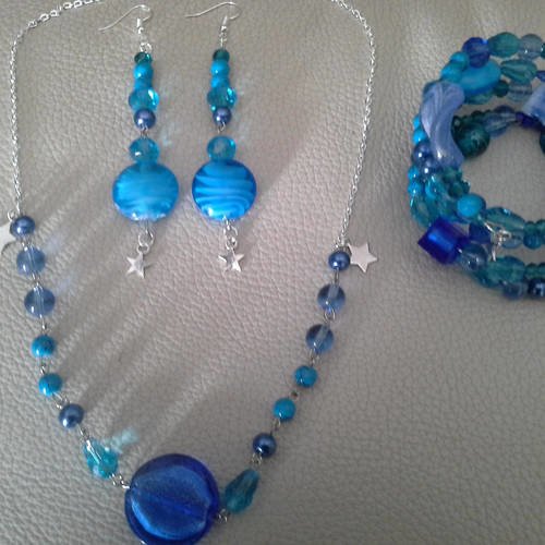 Parure 3 pièces bleue étoilé perles en verre