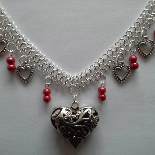 Collier coeur et perles rouge