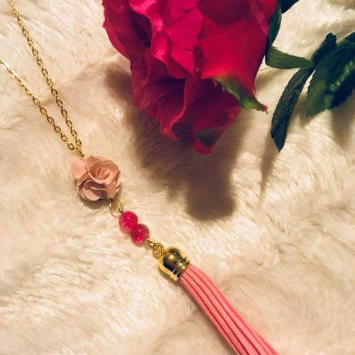 Sautoir romantique or et rose perles de verre fleur en tissus pompom