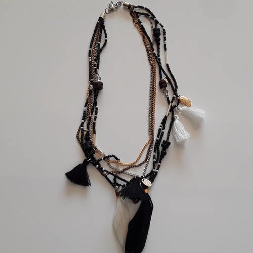 Collier style bohème perles de rocailles et pompom noir et blanc