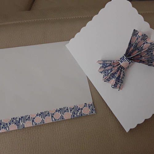 Carte postale origami et son enveloppe carte noeud papillon
