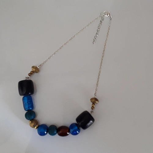 Collier perles bleu chaîne argenté chic et élégant