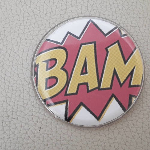 Broche badge bam