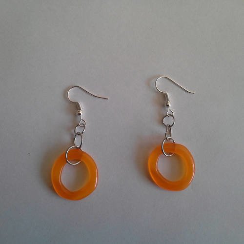 Boucles d oreilles style annee 70 orange flashy