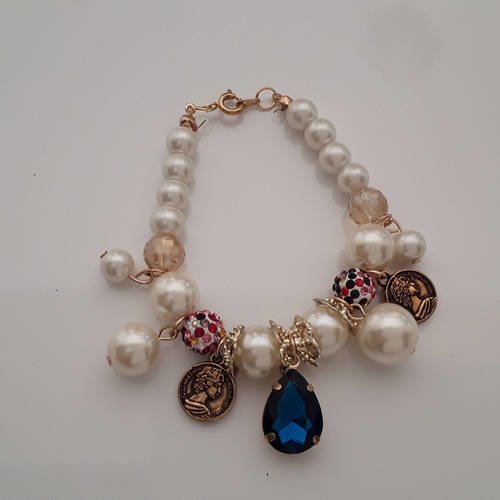 Bracelet perles blanches breloques style princesse