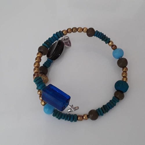 Bracelet perle sur fil métallique perles bleues élégant