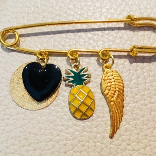 Broche métal couleur bronze ananas pompom 