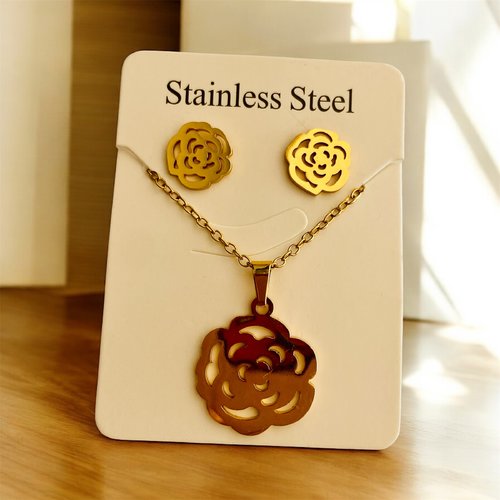 Ensemble collier et boucles d’oreille
