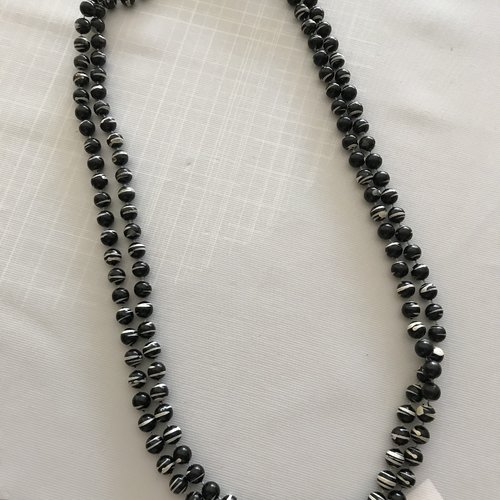 Sautoir perles noires