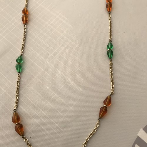Collier chaîne doré et perles colorées