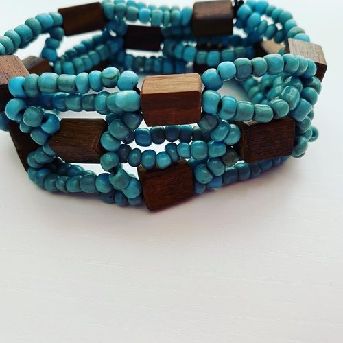 Bracelet de perles turquoise et bois