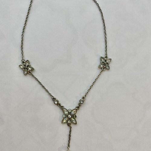 Collier fleuris argenté