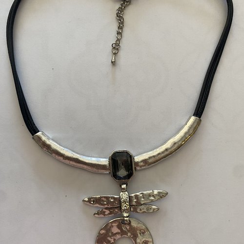 Collier plastron